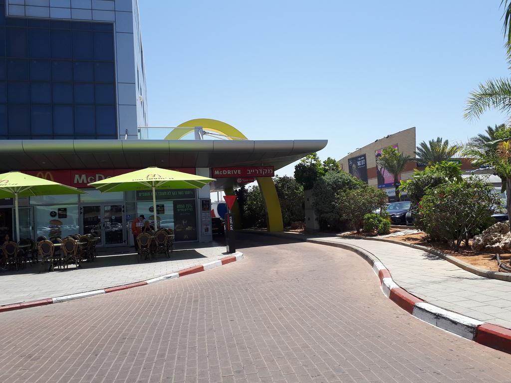 Shave Tsion Apartment In The Center Ashdod Eksteriør bilde