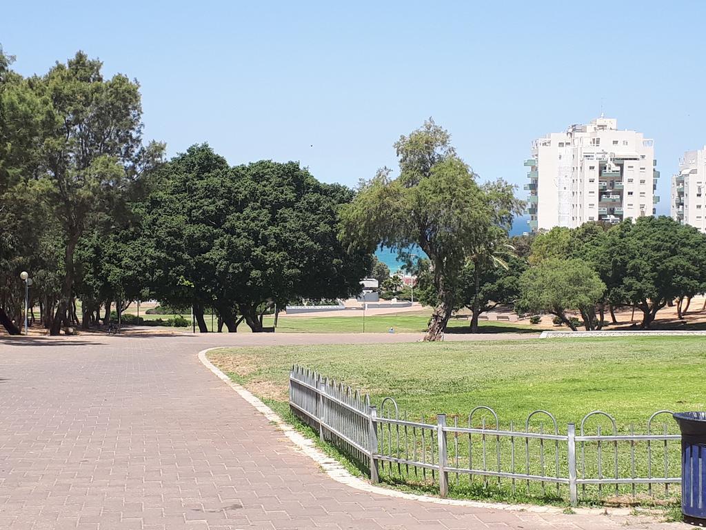 Shave Tsion Apartment In The Center Ashdod Eksteriør bilde